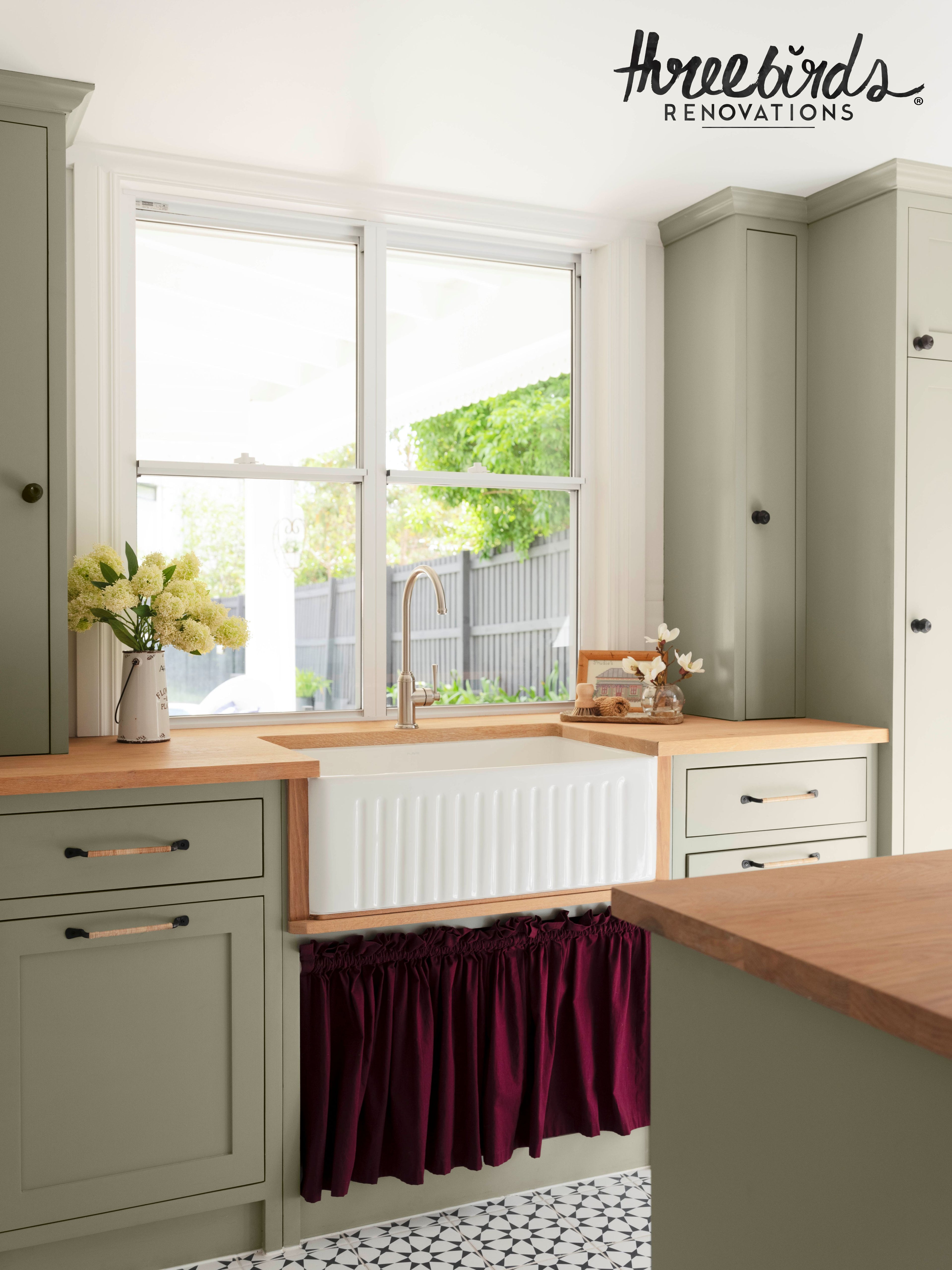 Faux Mini Magnolia - Sphere Vase | White - 16cm