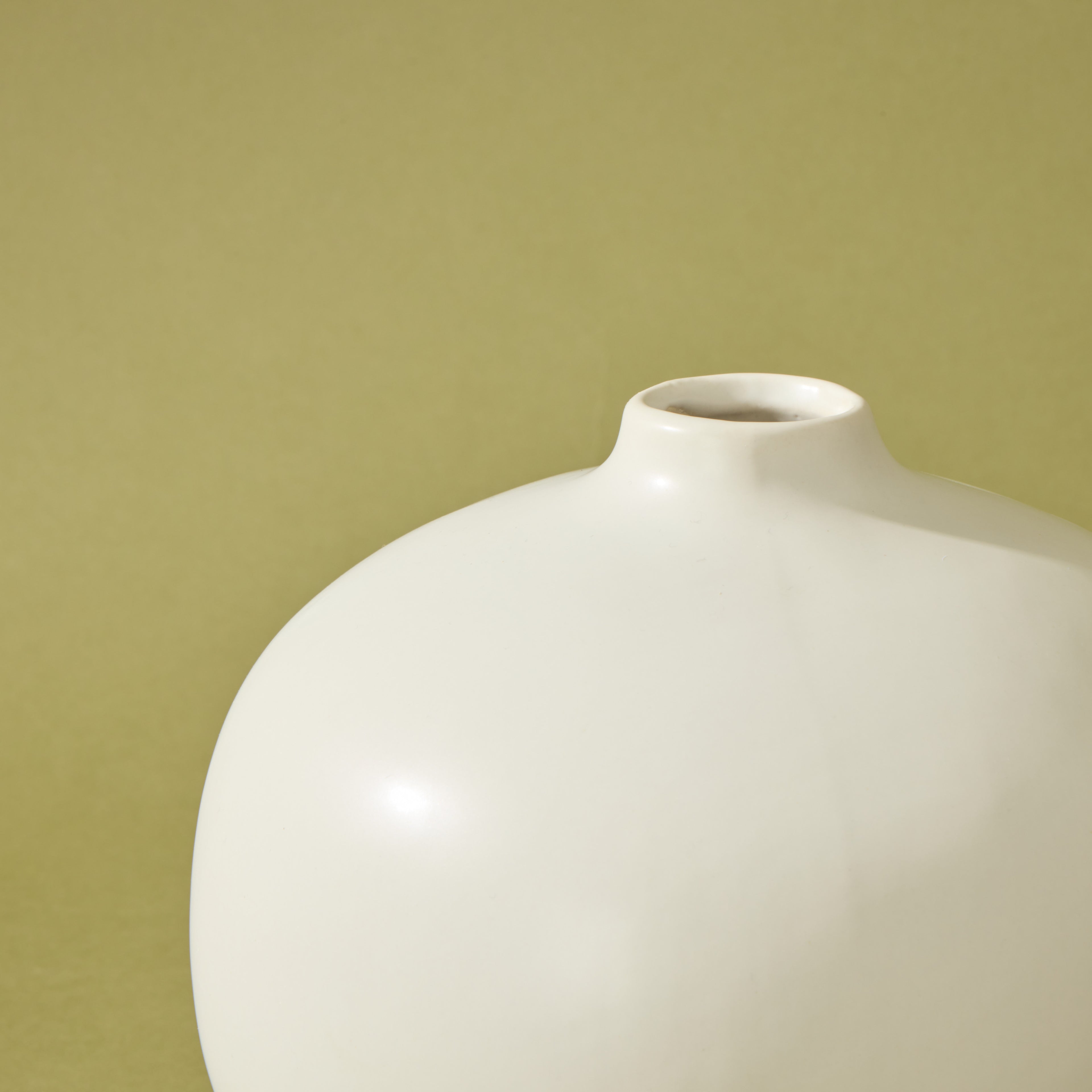 Alina Vessel | White - 17cm