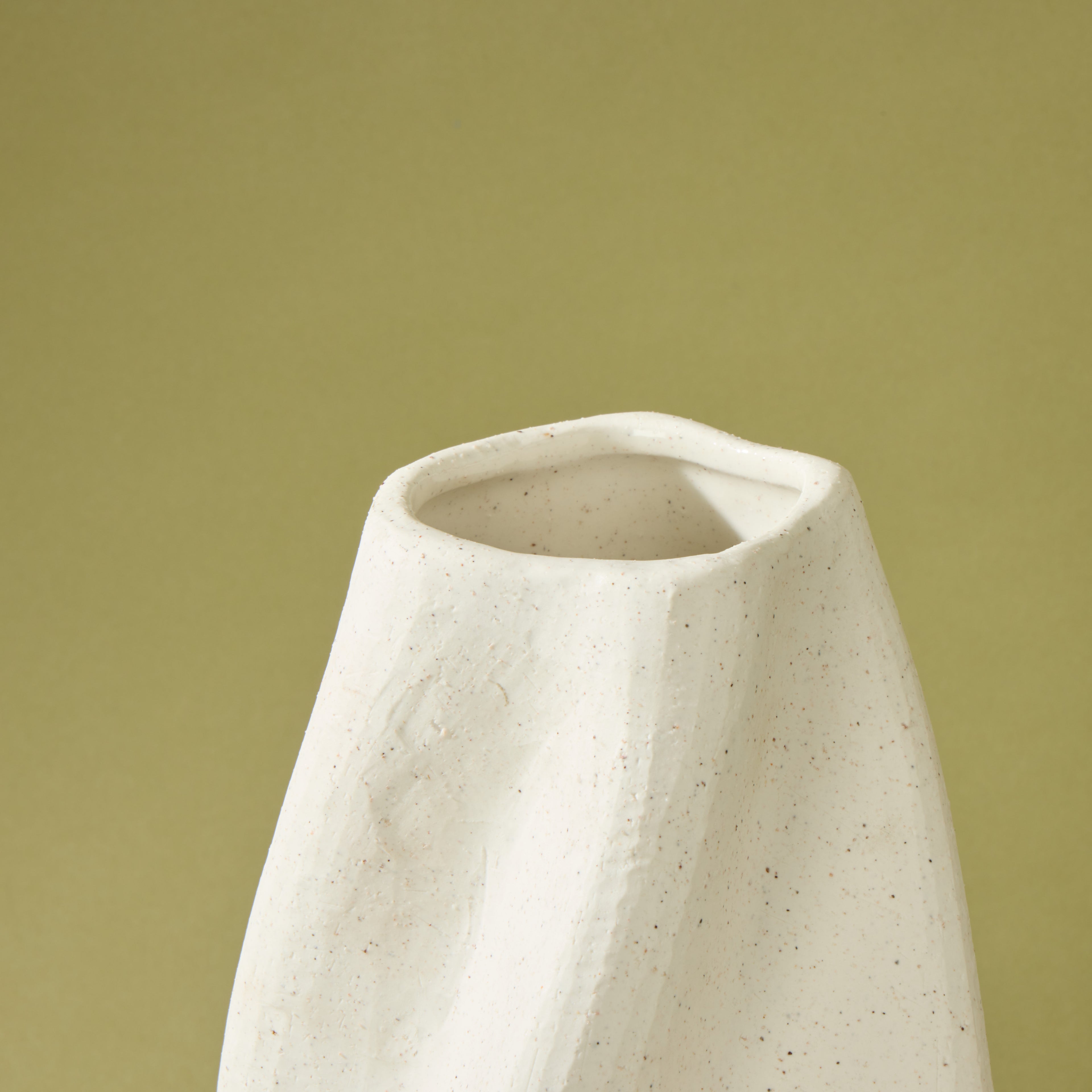 Danika Vessel | White - 34cm