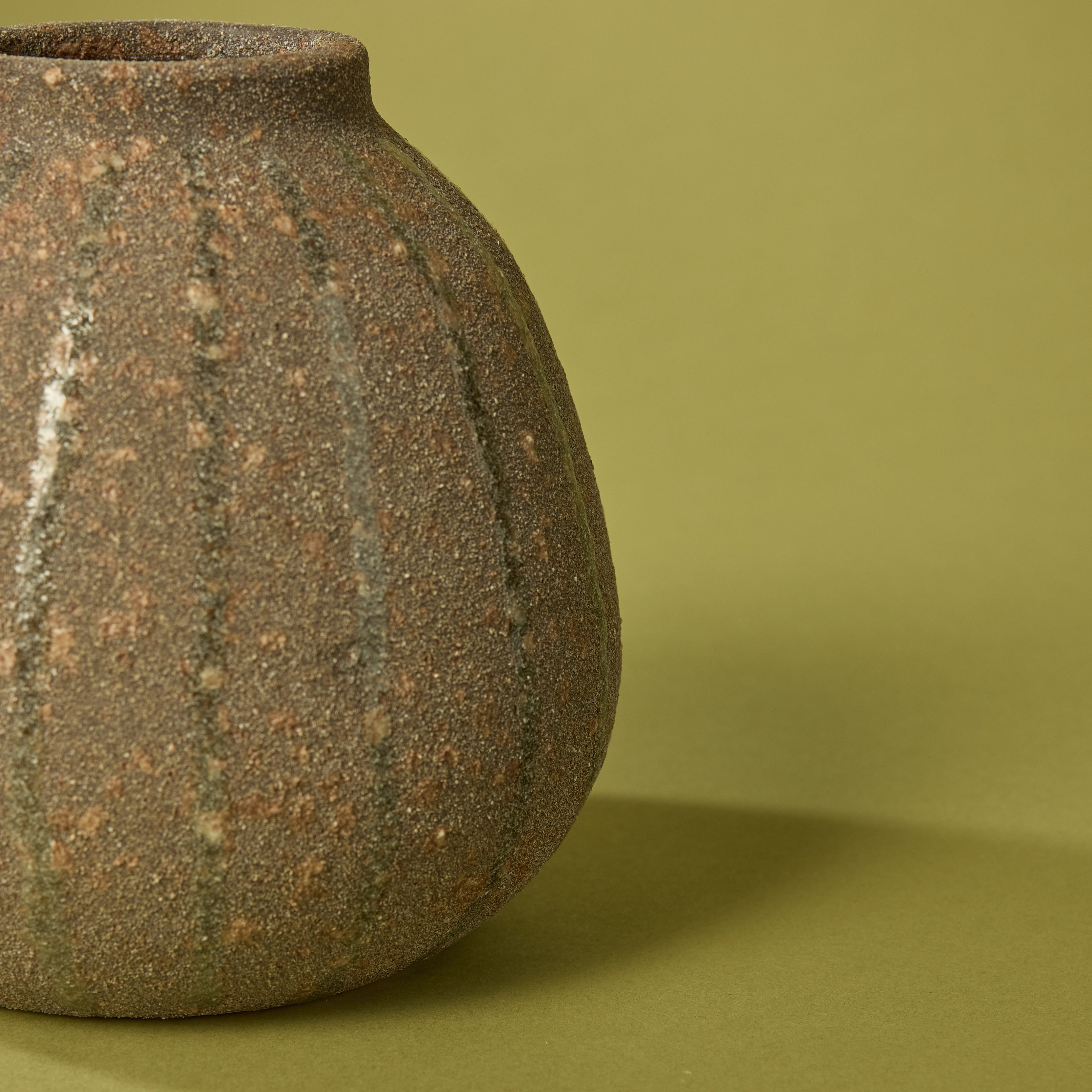 Henry Vase | Brown - 15cm