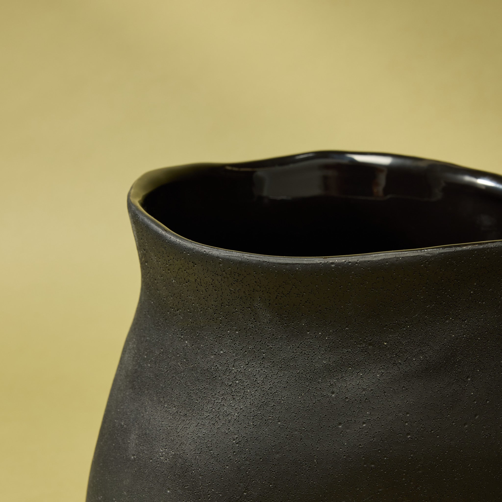Maliah Pot | Black - 23cm