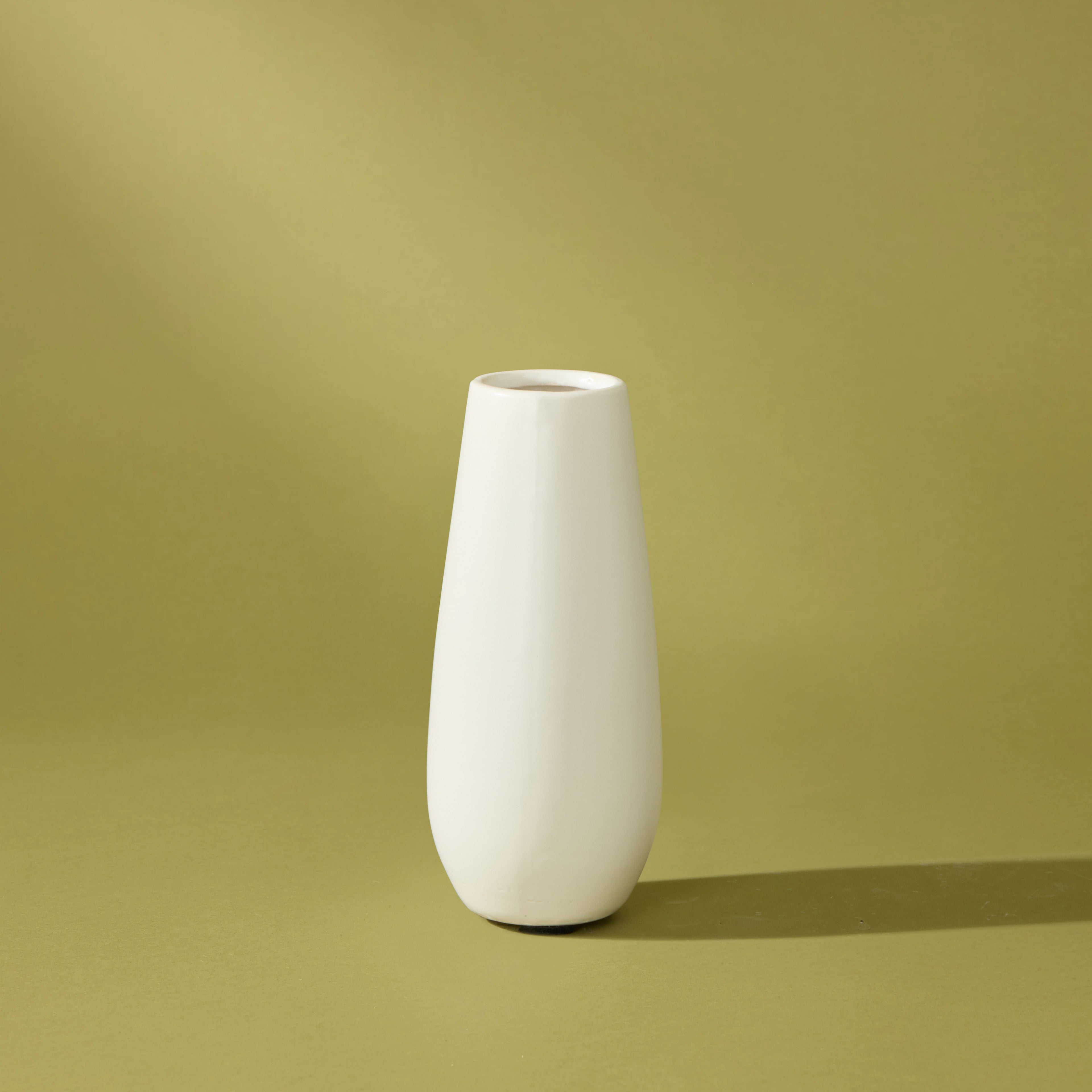Athena Vessel | White - 25cm