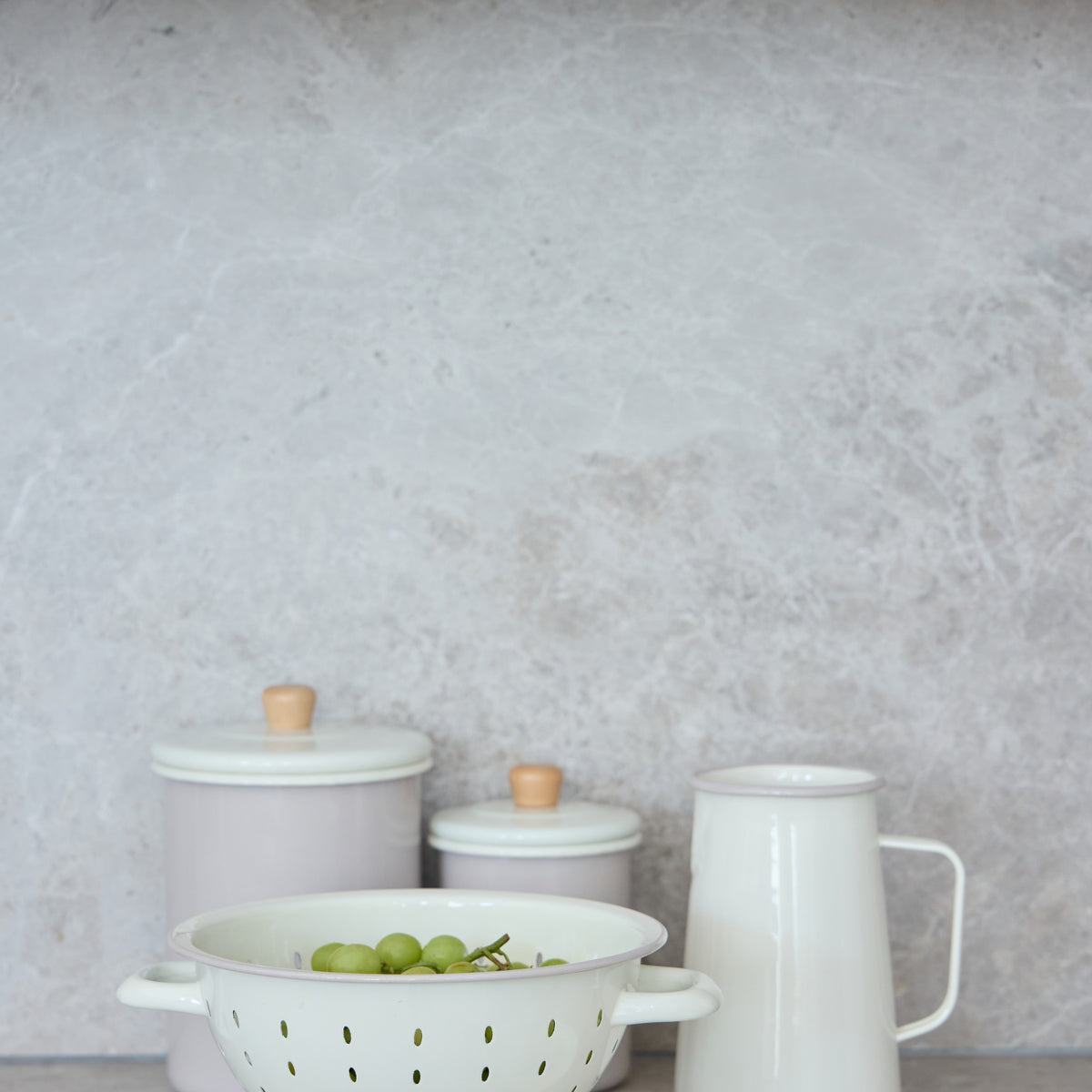 Davis & Waddell Daylesford Enamel Canister 1.7L Cream