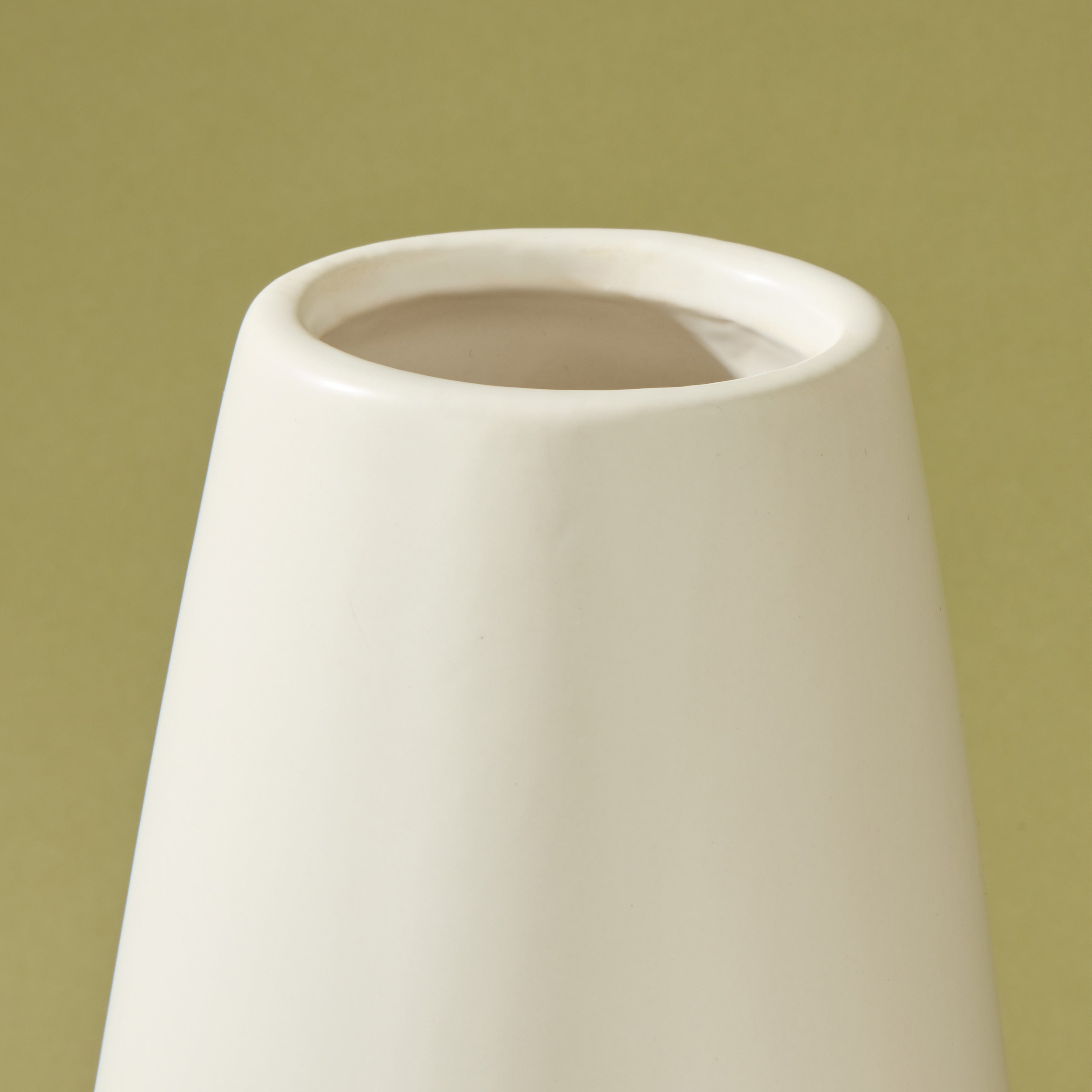 Athena Vessel | White - 25cm