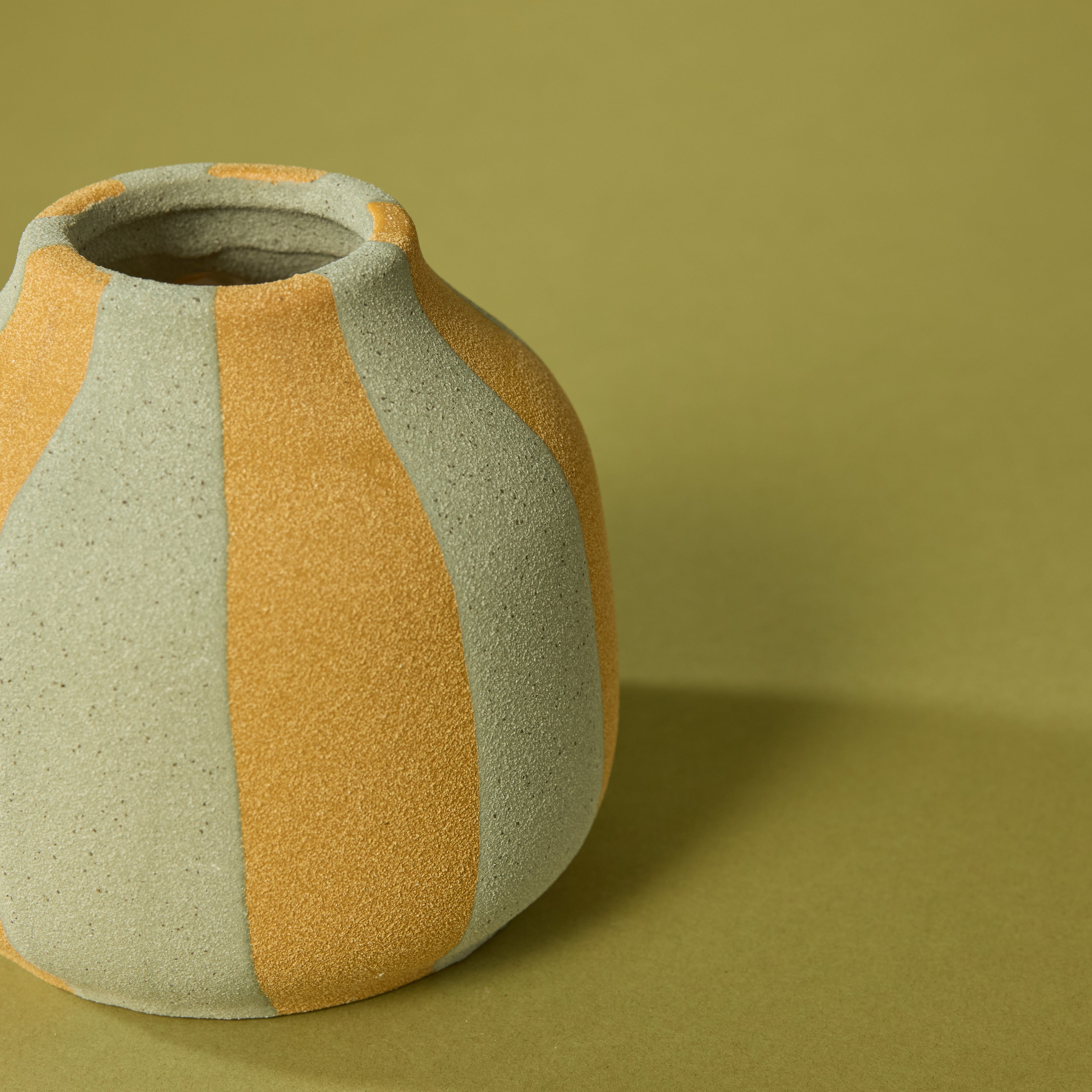 Tanis Ceramic Vase | Brown - 10cm
