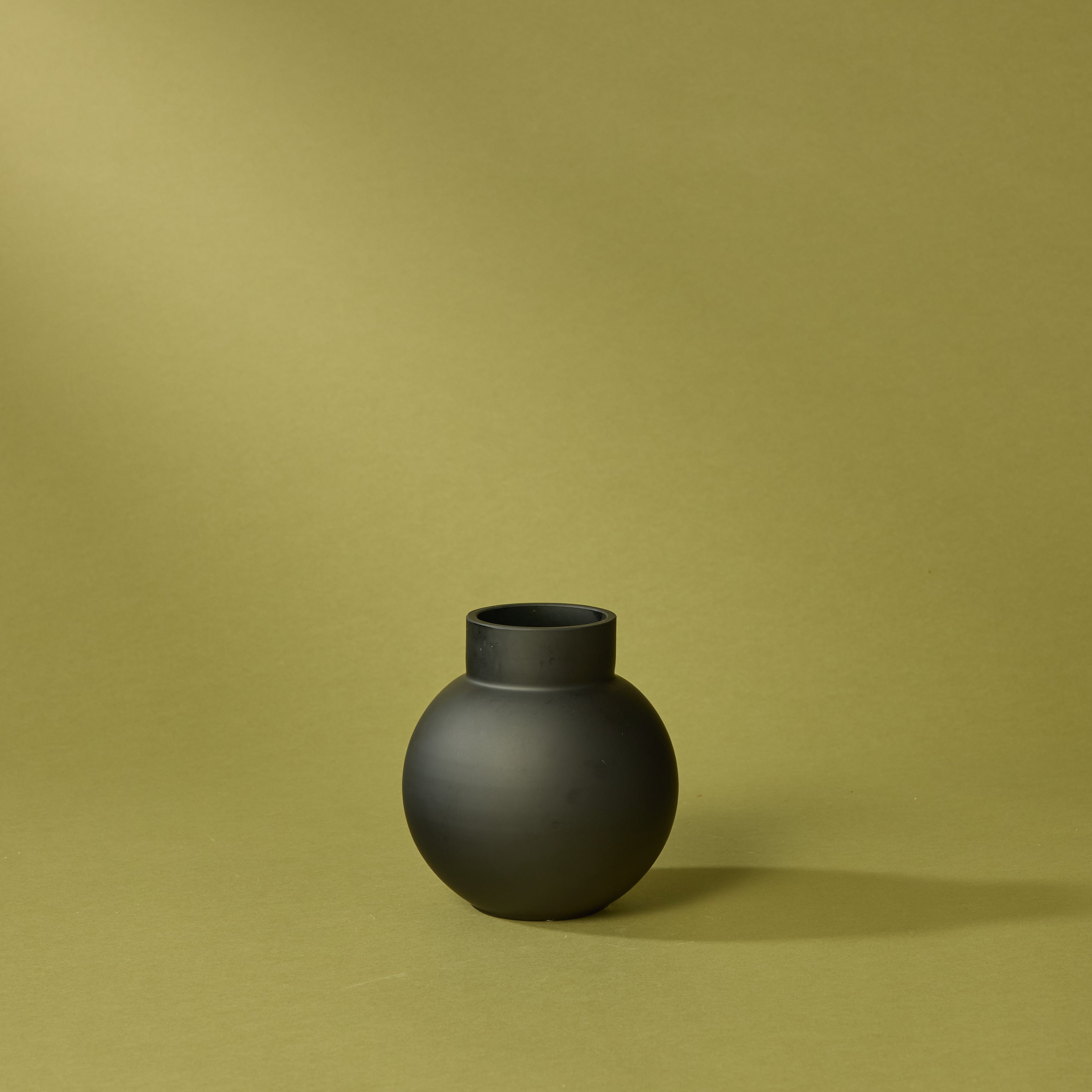 Sophie Vase Round | Black - 14cm