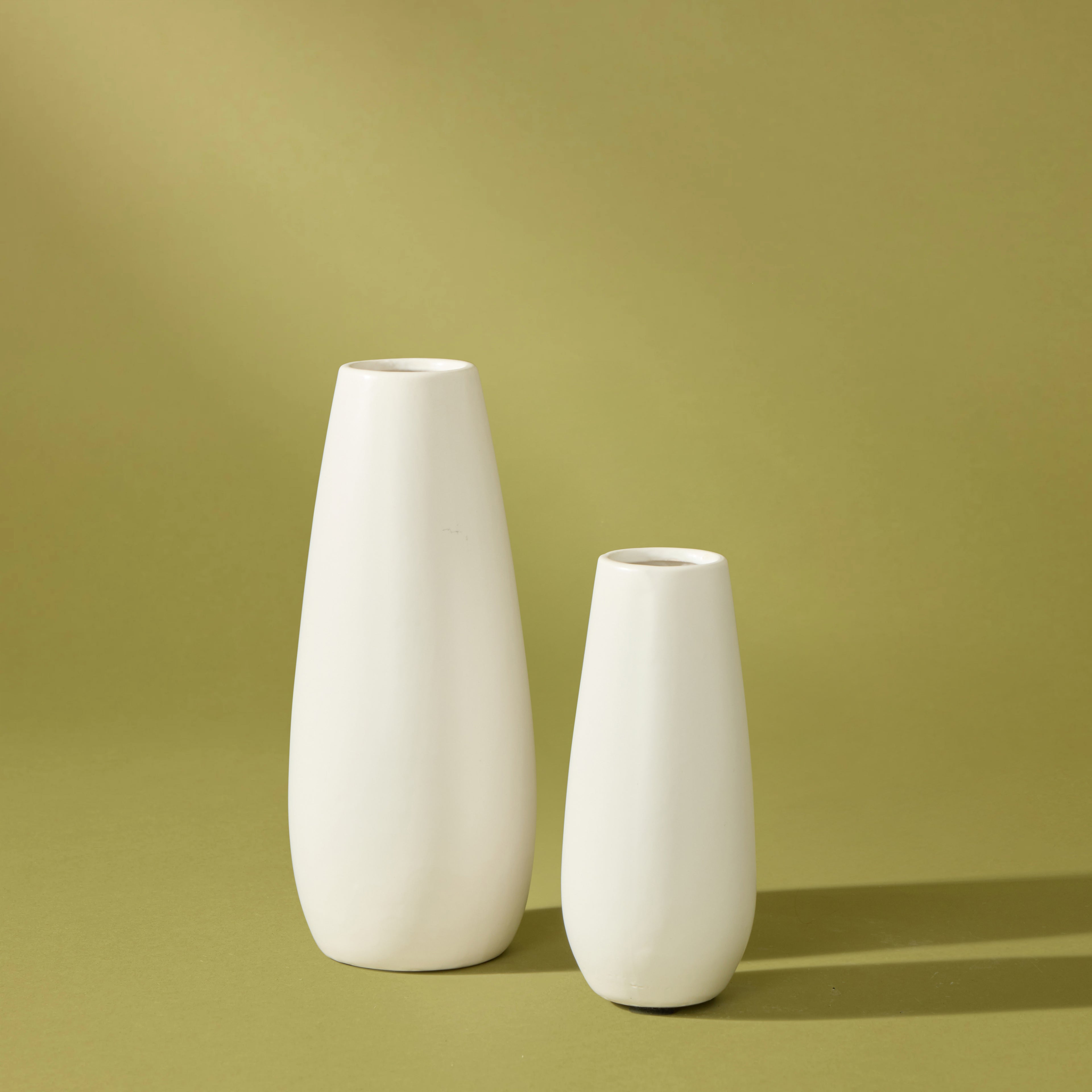 Athena Vessel | White - 25cm