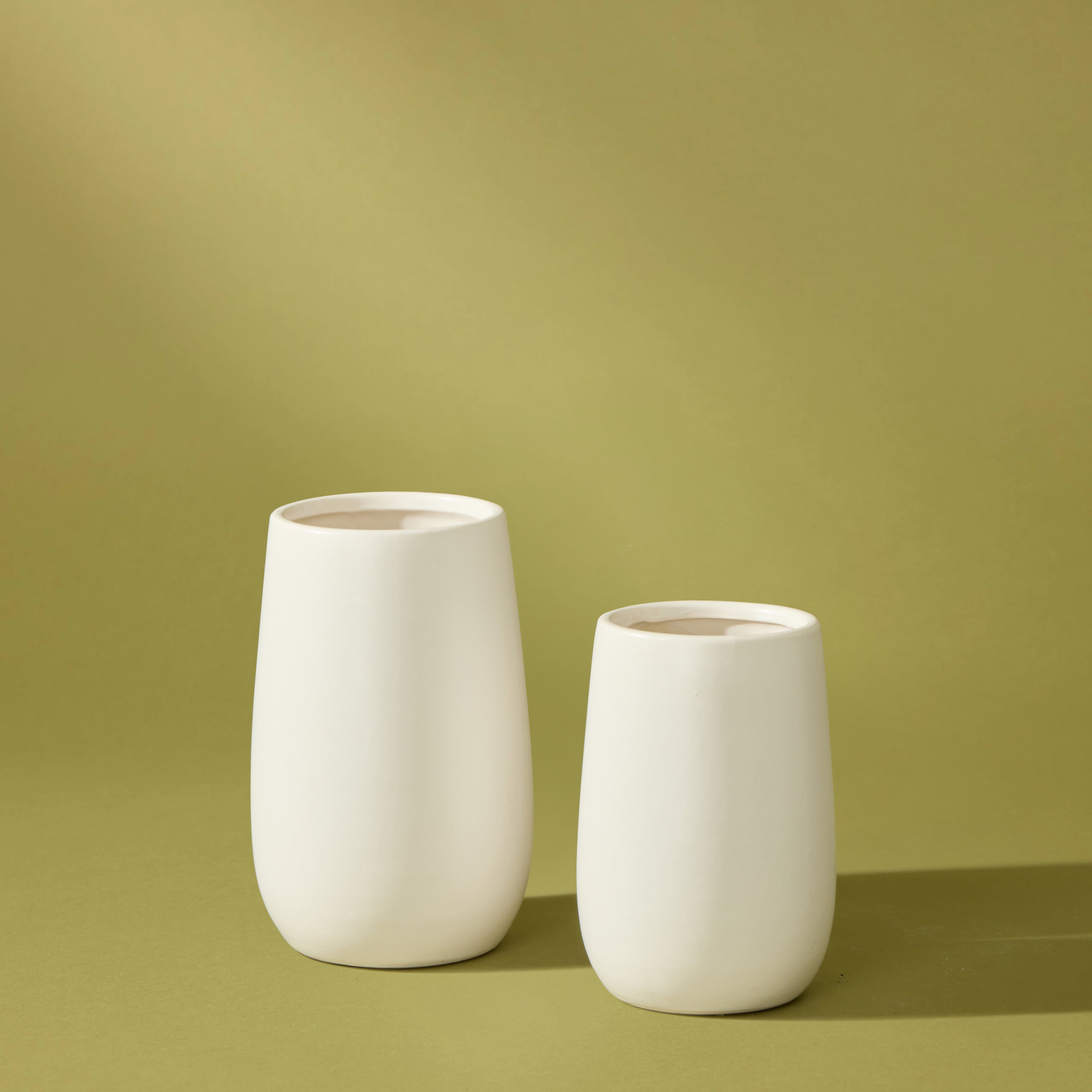 Apollo Vessel | White - 21cm