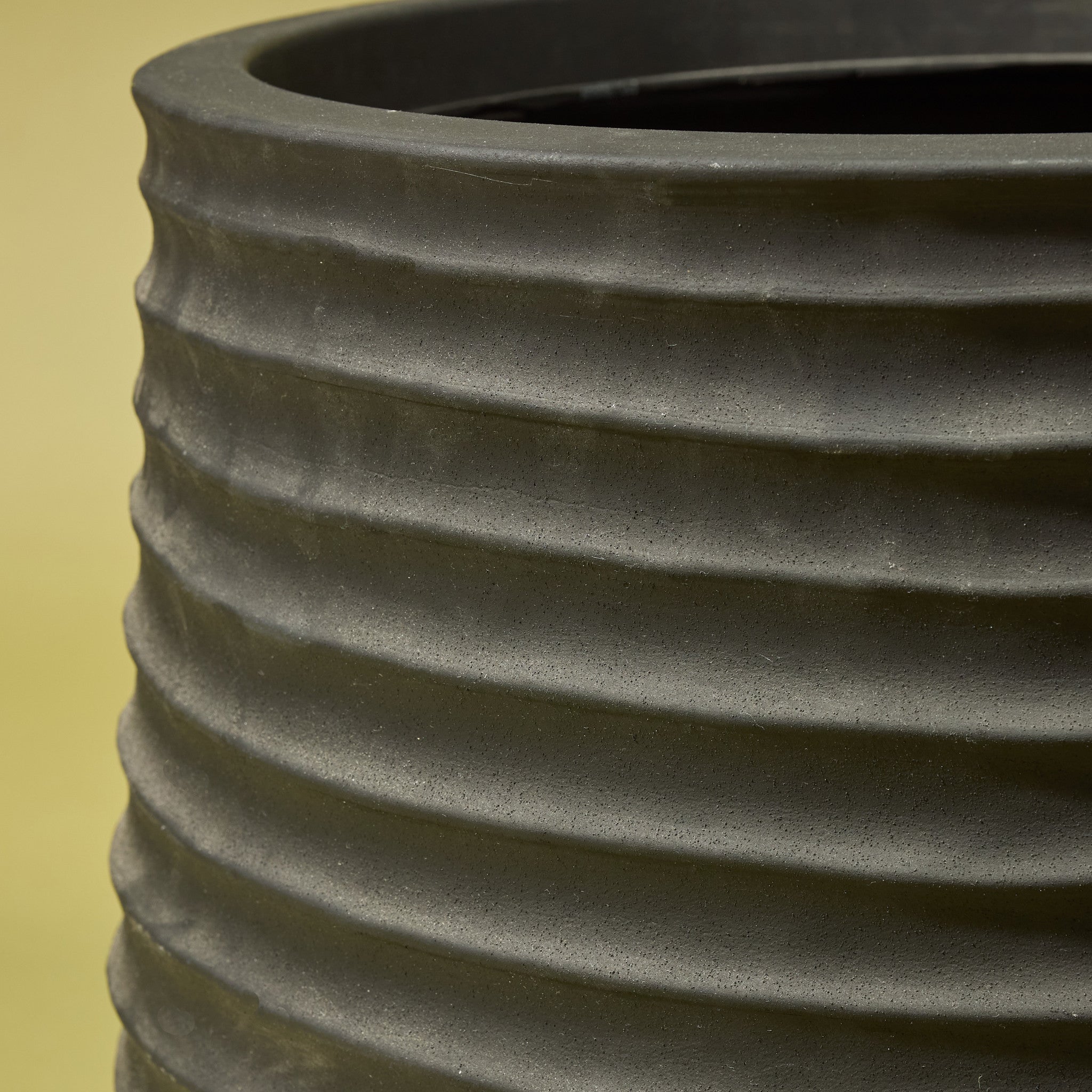 Ryker Stonelite Planter | Black - 49cm