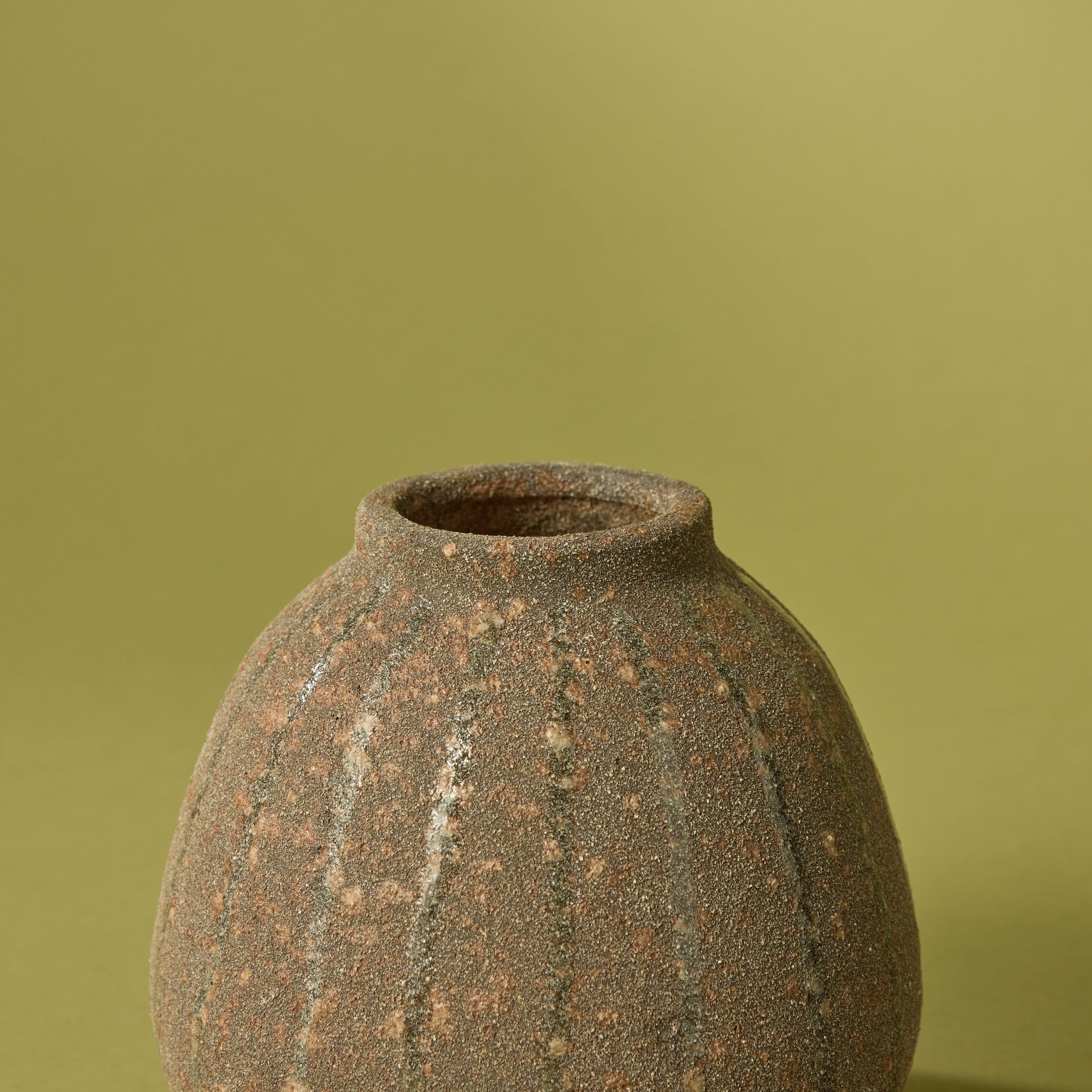 Henry Vase | Brown - 15cm