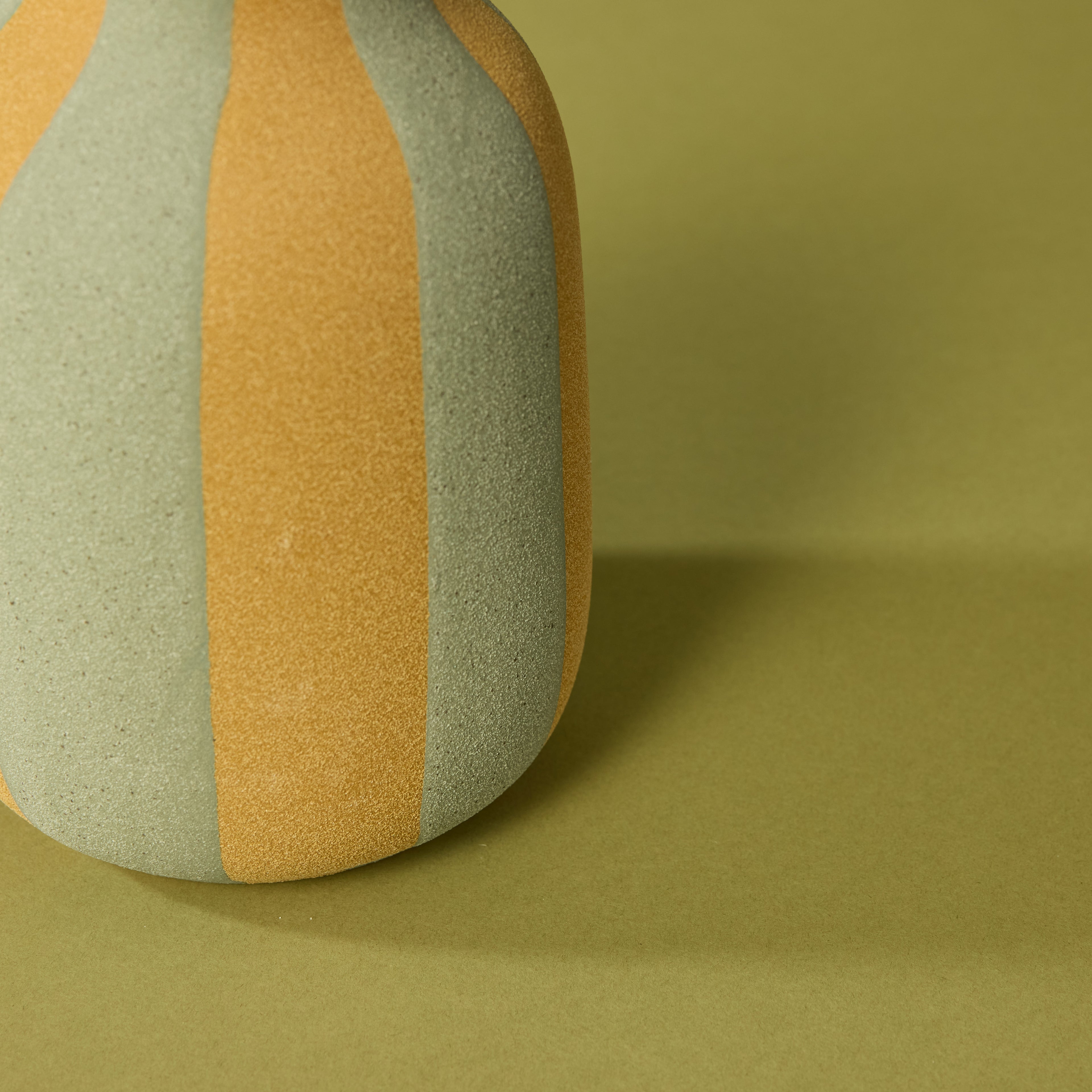 Tanis Ceramic Vase | Brown - 16cm