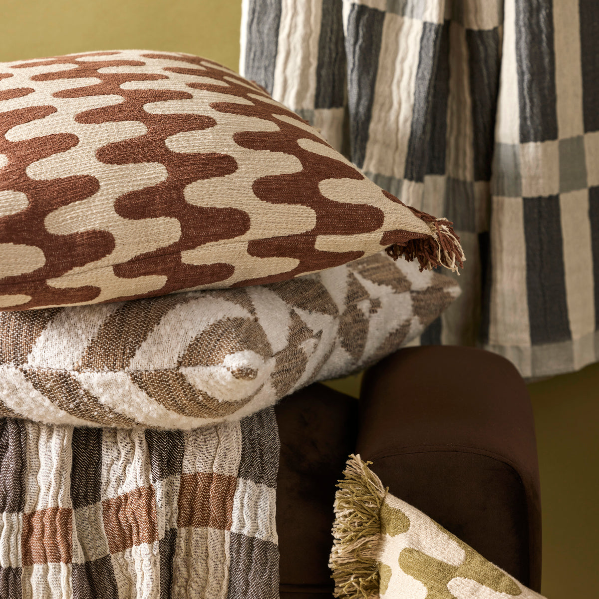Academy Nash Abstract Cushion Chocolate