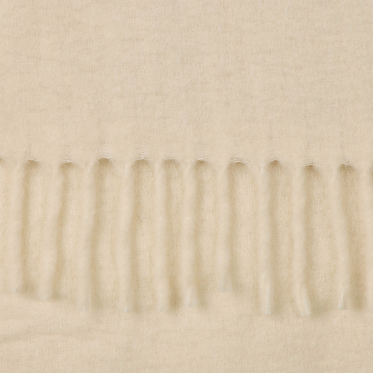 Amalfi Zephy Throw Ivory