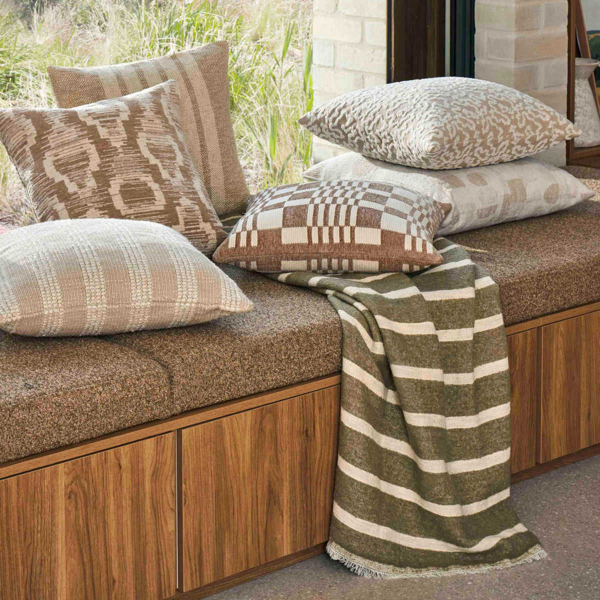 Amalfi Ira Cushion Natural &amp; Ivory