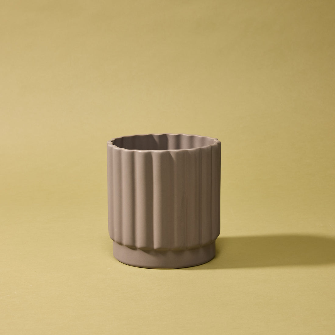 Agra Ribbed Planter | Charcoal - 17cm