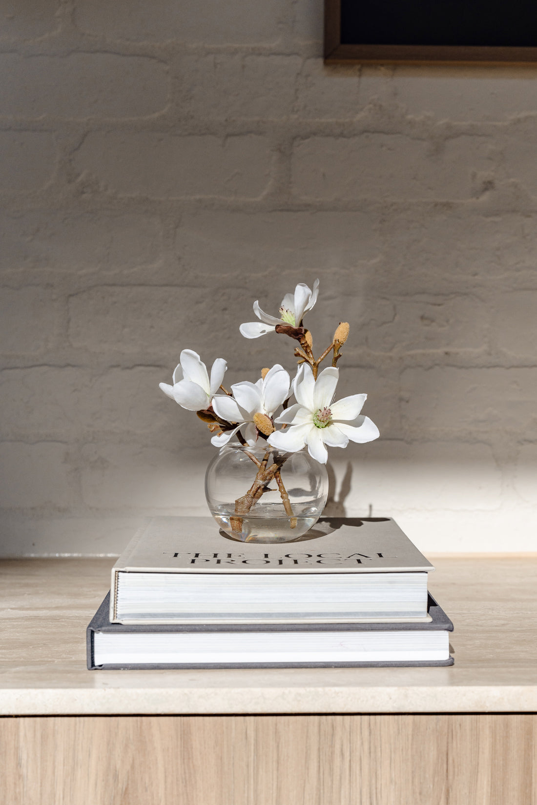 Faux Mini Magnolia - Sphere Vase | White - 16cm