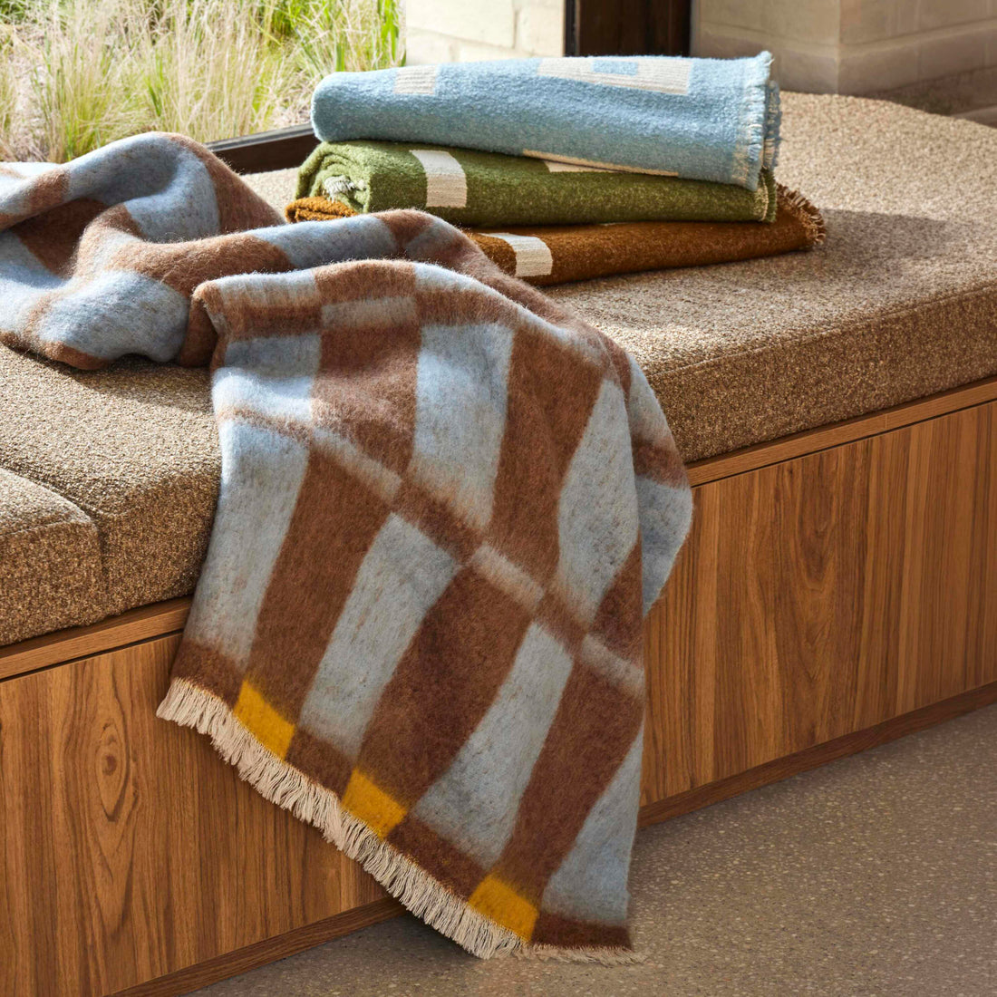 Amalfi Freya Throw Blue &amp; Brown