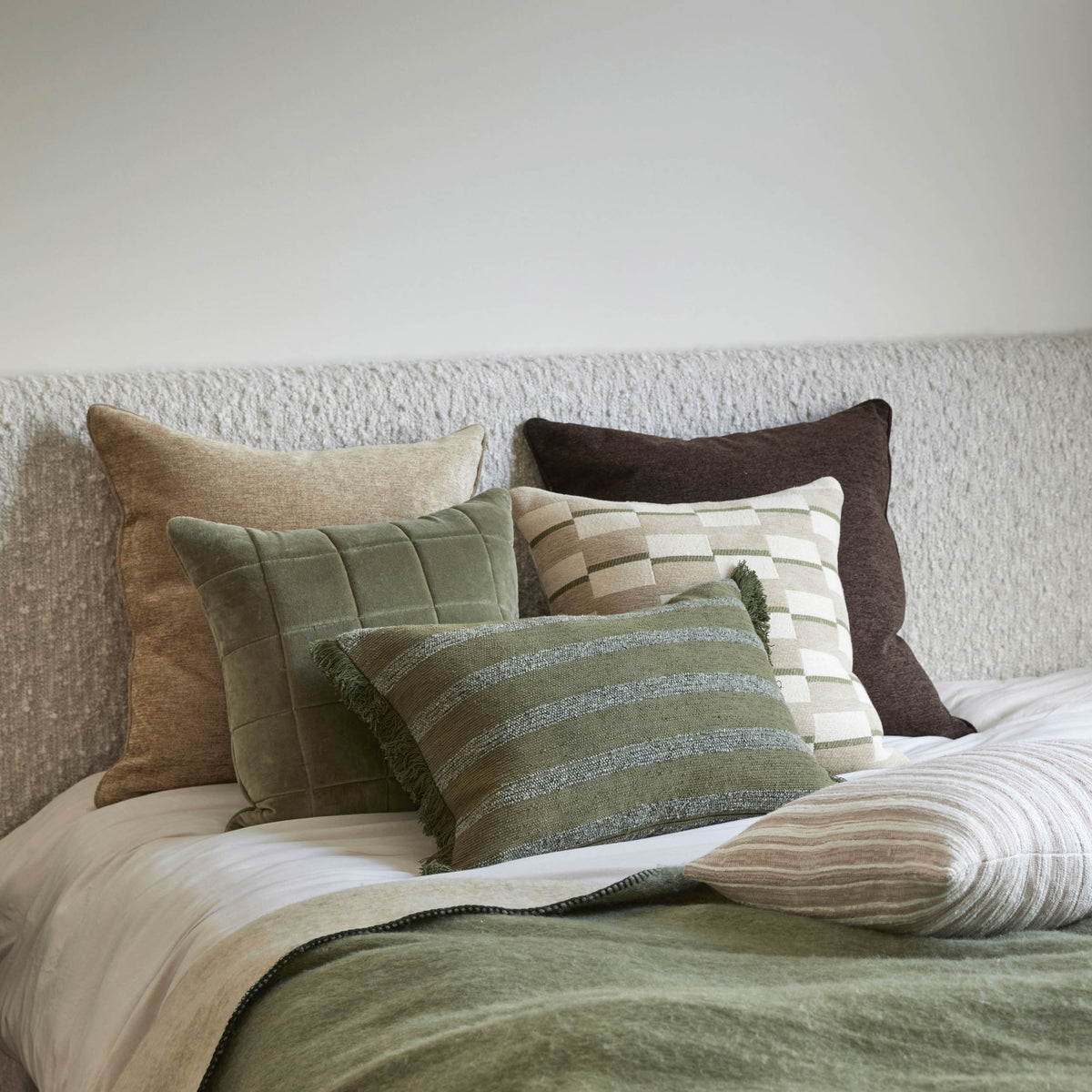 Grand Designs Velencia Cushion Gold