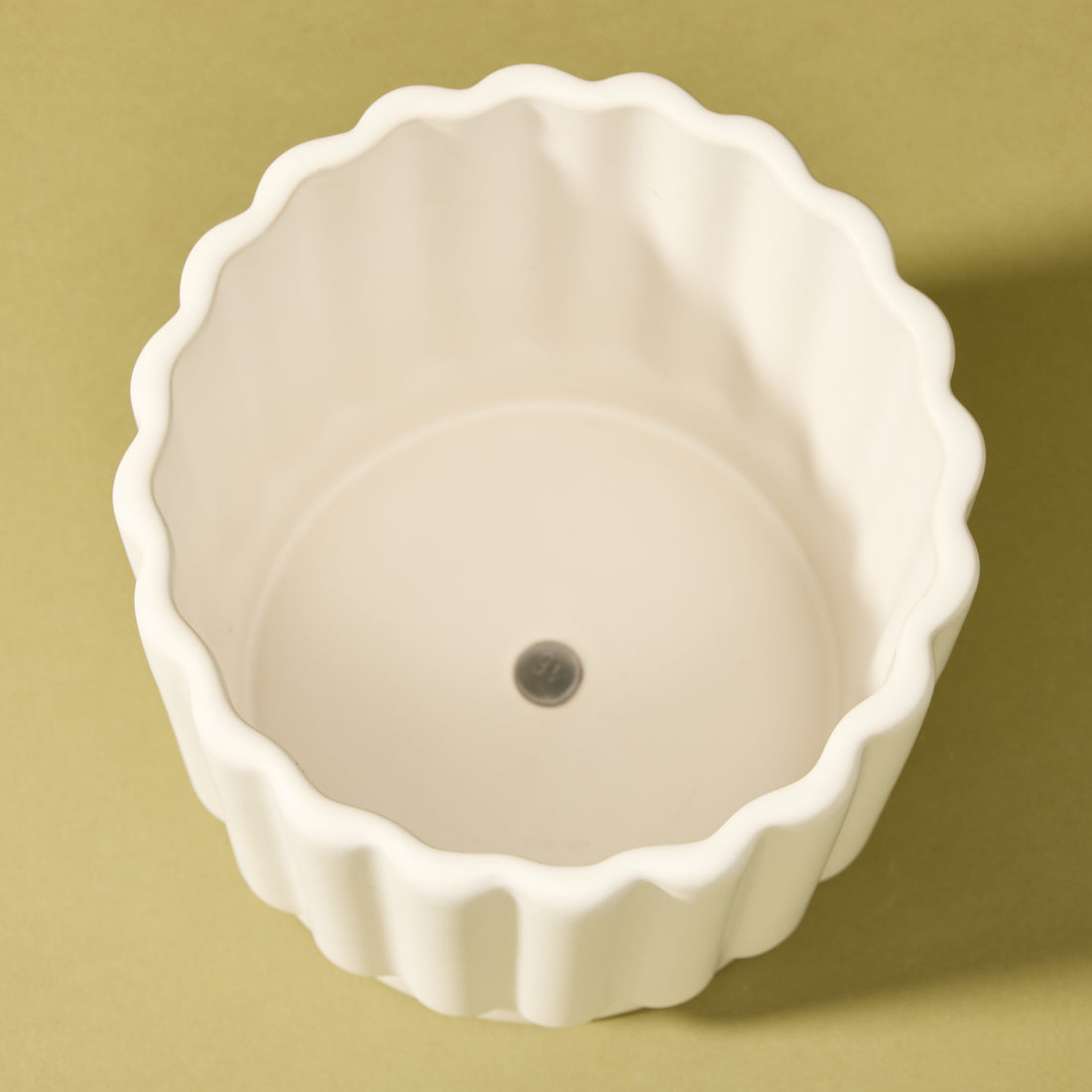 Agra Ribbed Planter | White - 17cm